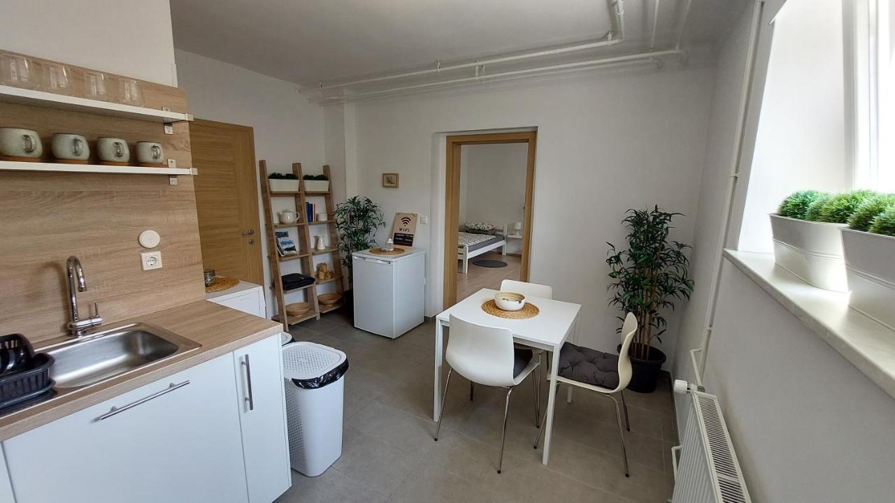 City Lodge Pine, Free Parking Laibach Exterior foto